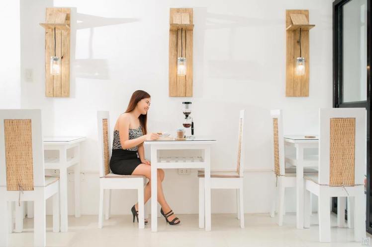 17884378_327450947672354_8791231260606419022_n