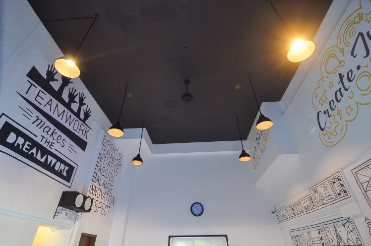 bos coffee conference room-2447