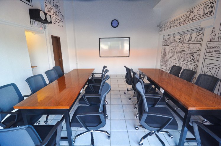 bos coffee conference room-2452