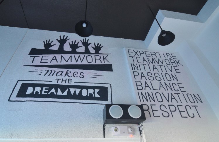 bos coffee conference room-2501